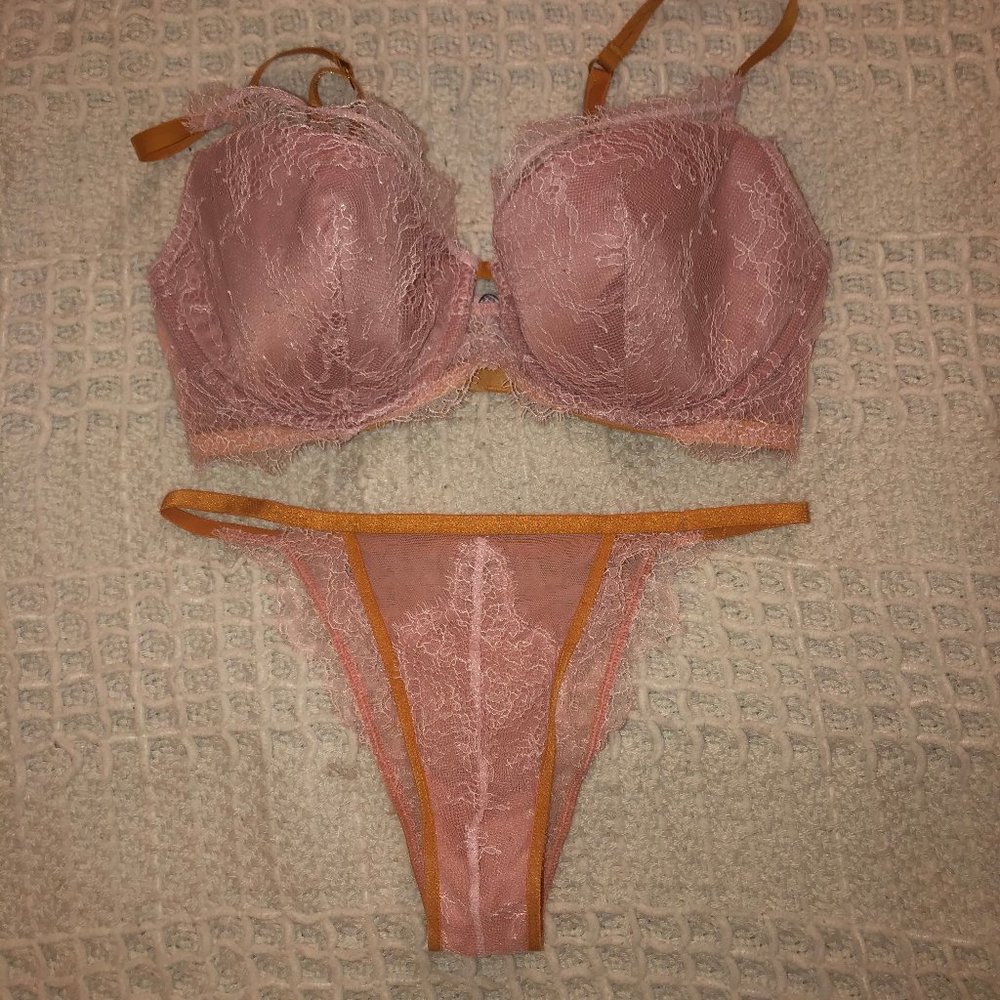 VS Pink and Coral lace bra and panty set 34DD / S